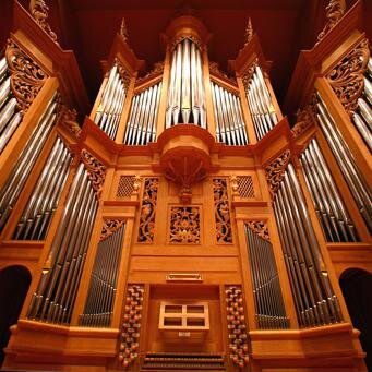 山梨県の南アルプス市にある桃源文化会館のアカウントです。全国屈指の音響効果を誇る桃源ホールを中心とした音楽ホール棟と桃源閣を中心としたコミュニティー棟から成り、コンサートはもとより会議から講演会、式典、また結婚式や法事などにも幅広く利用されております。お知らせ、イベント、舞台裏など様々な情報を発信していきます。
