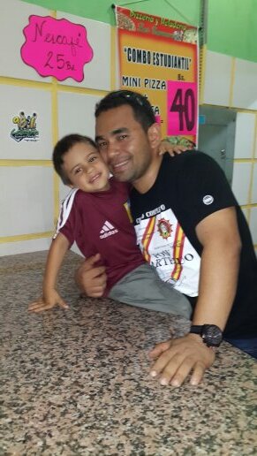 Amo mi país.... Me gustan los temas d cine, tv, politica, (del barçaaa) y el (magallanes)  ADORO LOS   DEPORTES EN GRAL... Alegre y full pana!!