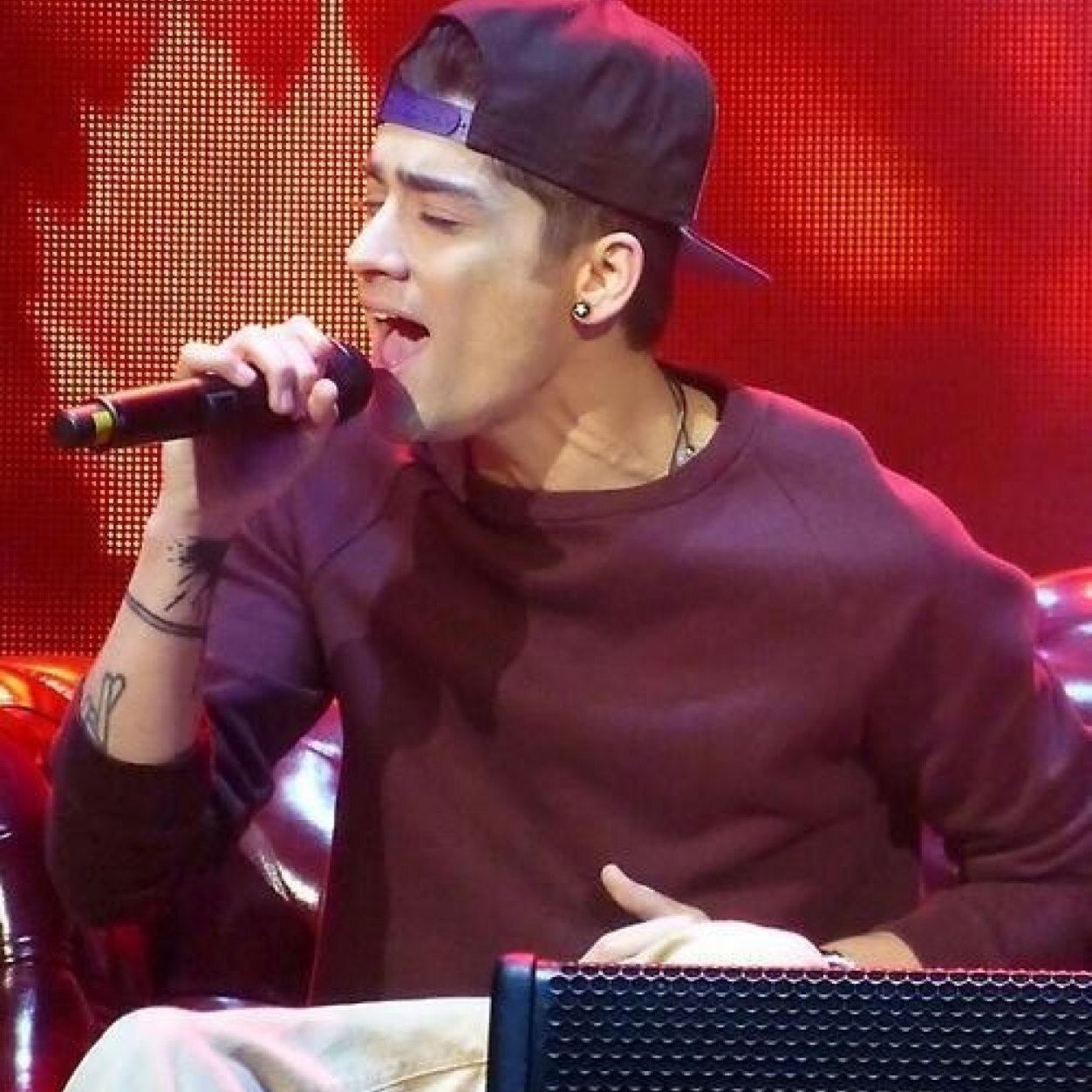 ask for a follow back on @raybanzouis