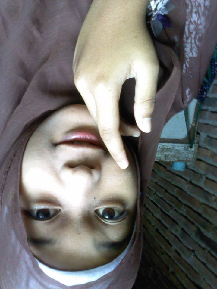 aku titi si crewet,cuek,cepo,maniss hahaha :v