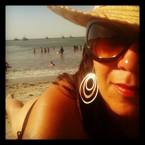 disfrutar la vida y ser feliz todos los días.....siempre sonreir!!