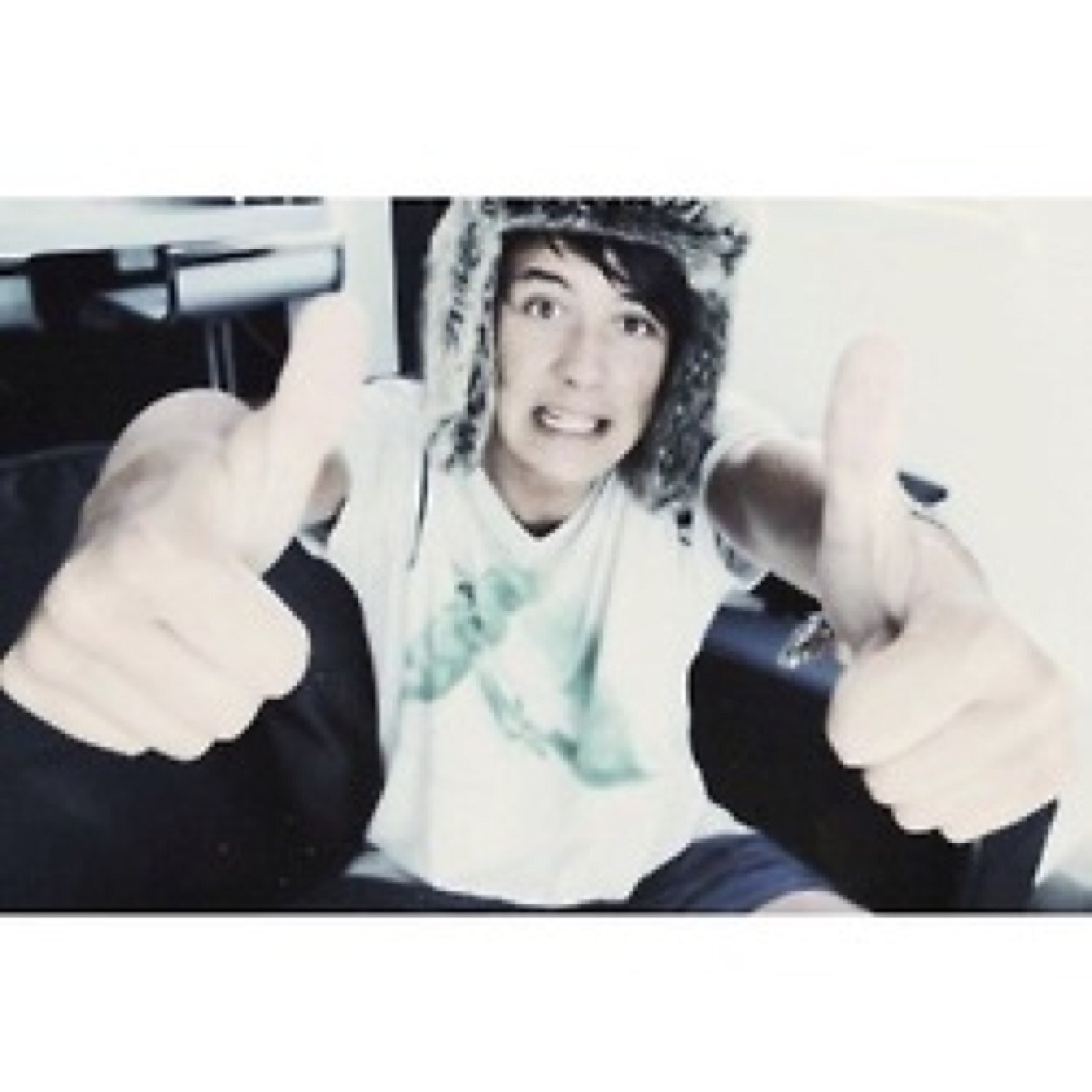 go follow @lessamazingjess because she gave you this free follow :-)