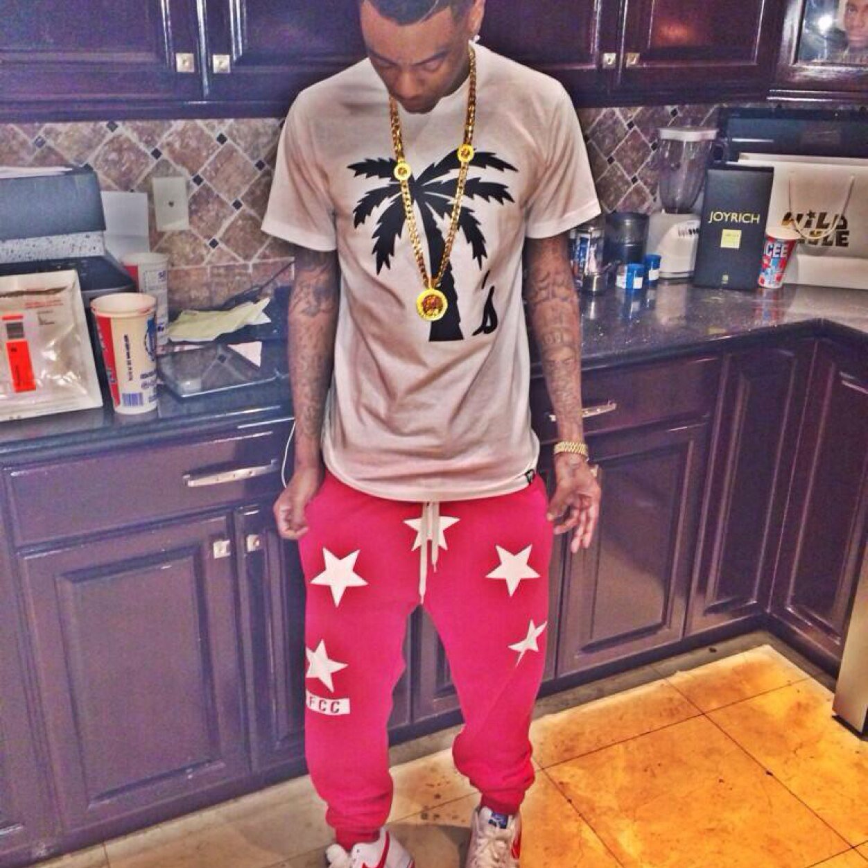 DeJuanCA_'s profile picture. A teenager trying to live