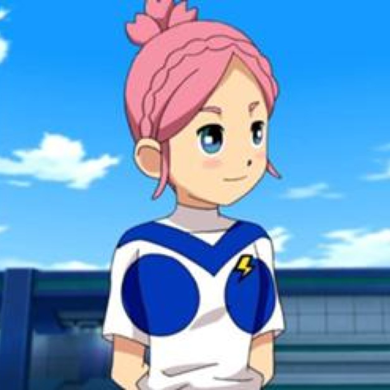 Centrocampista del Earth Eleven/ dorsal 7/ hacia gimnasia artistica antes de jugar al futbol/ Cerise Blossom