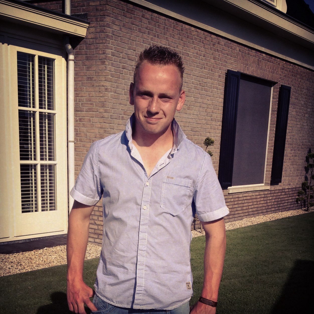 19 jaar en komt uit hardenberg.