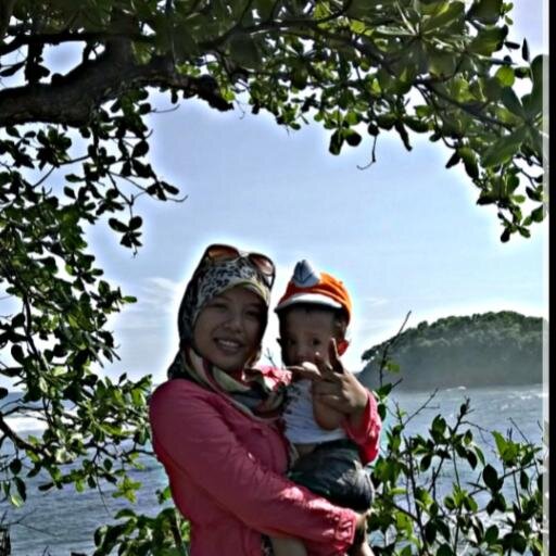 ivoneyuliantina's profile picture. 