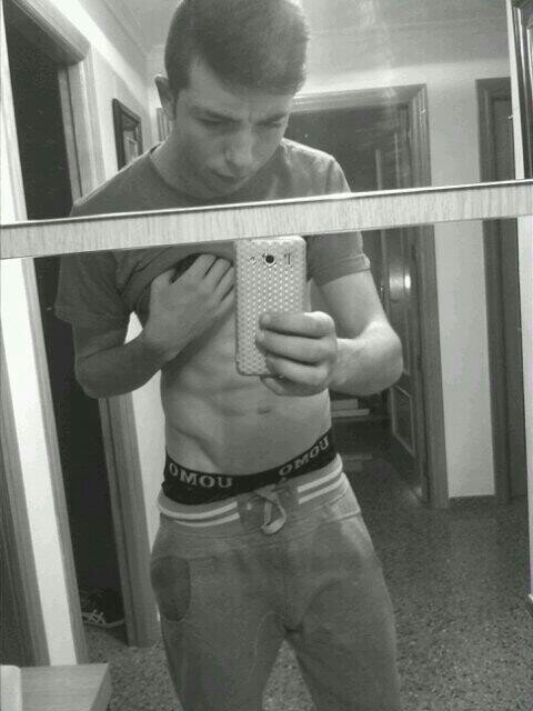 97♂. FAVeador. Noctwittero. Madridista.