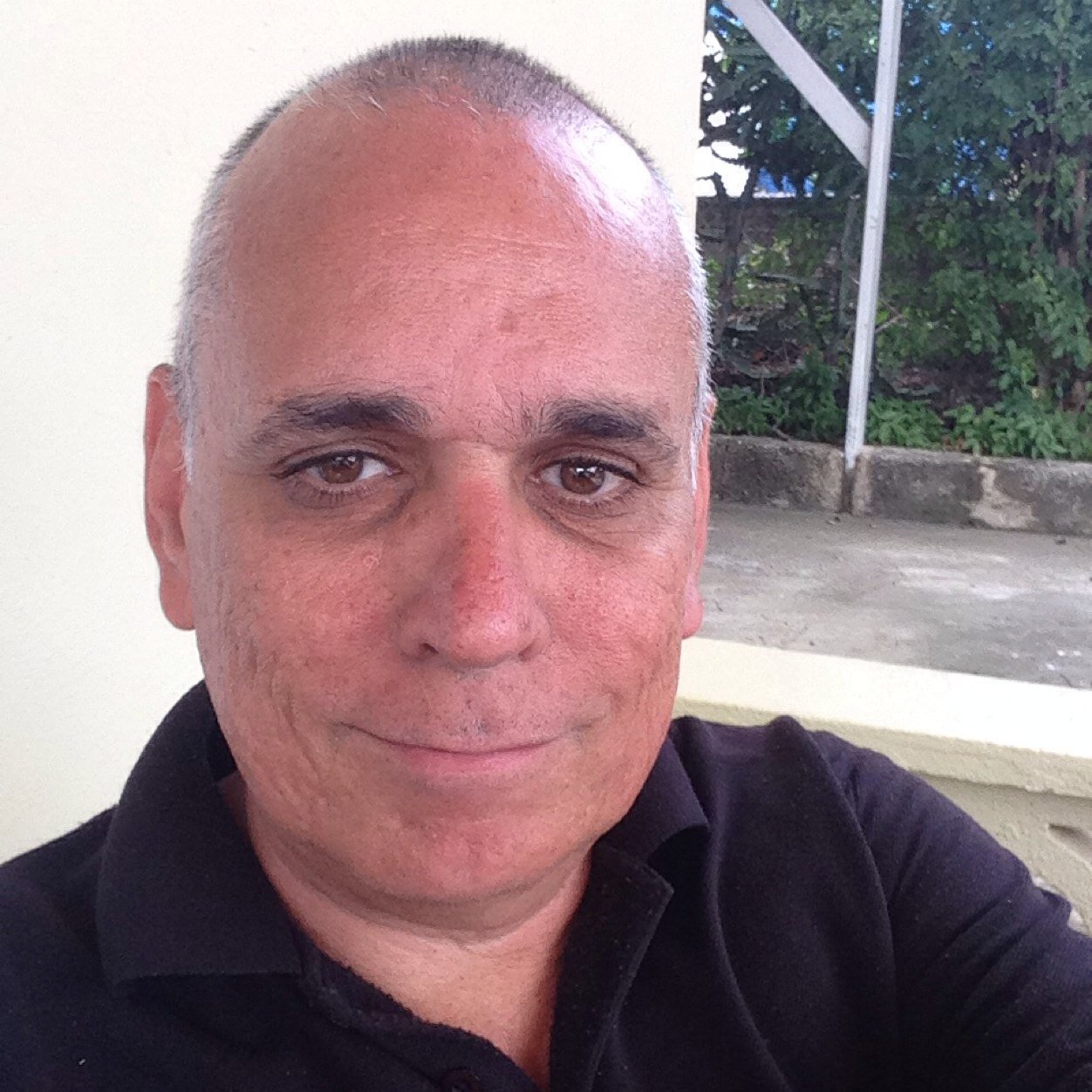 I develop #marketing, #socialmedia and #art #campaigns in the #Caribbean. I also tweet about #retail #branding, #startups, #crowdfunding, #movies and #travel.