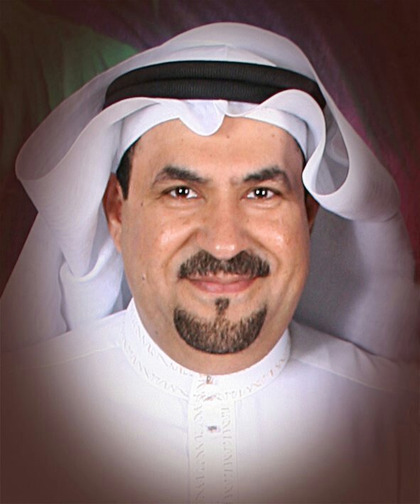 بكلريوس إدارة وإقتصاد . مستشار ومحلل مالي .  متقاعد (كبير مدراء تطوير الاعمال التجارية)من أحد أكبر البنوك العالمية بالمملكة . عضوسابق بمجلس إدارة جمعيةخيرية