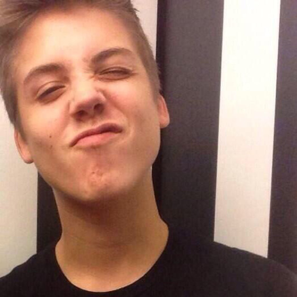 yo! you got a free follow! please follow @mattsprostitute she's awesome!