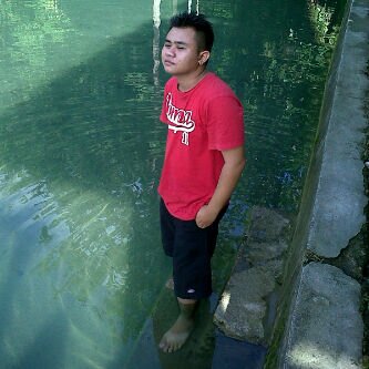 Joniart188's profile picture. 31 mei 1996. gemini. Stop berharap yang tidak pasti.