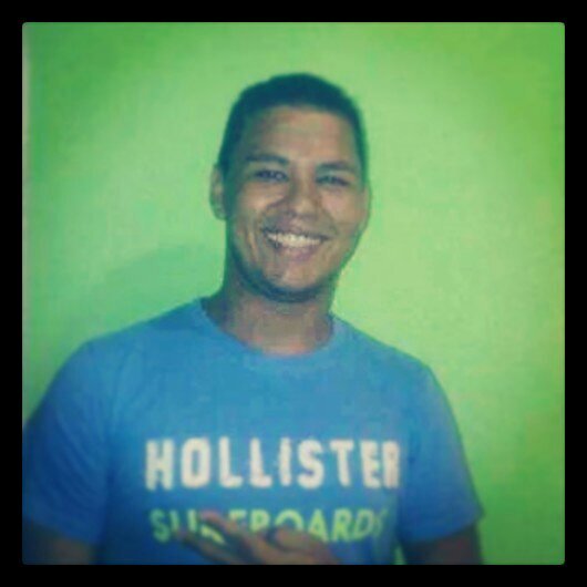 Soñador empedernido.
Me gusta decir las cosas como son.
Futuro ING.
Amando a mi Familia Cada Dia mas.
#SimplyHappy