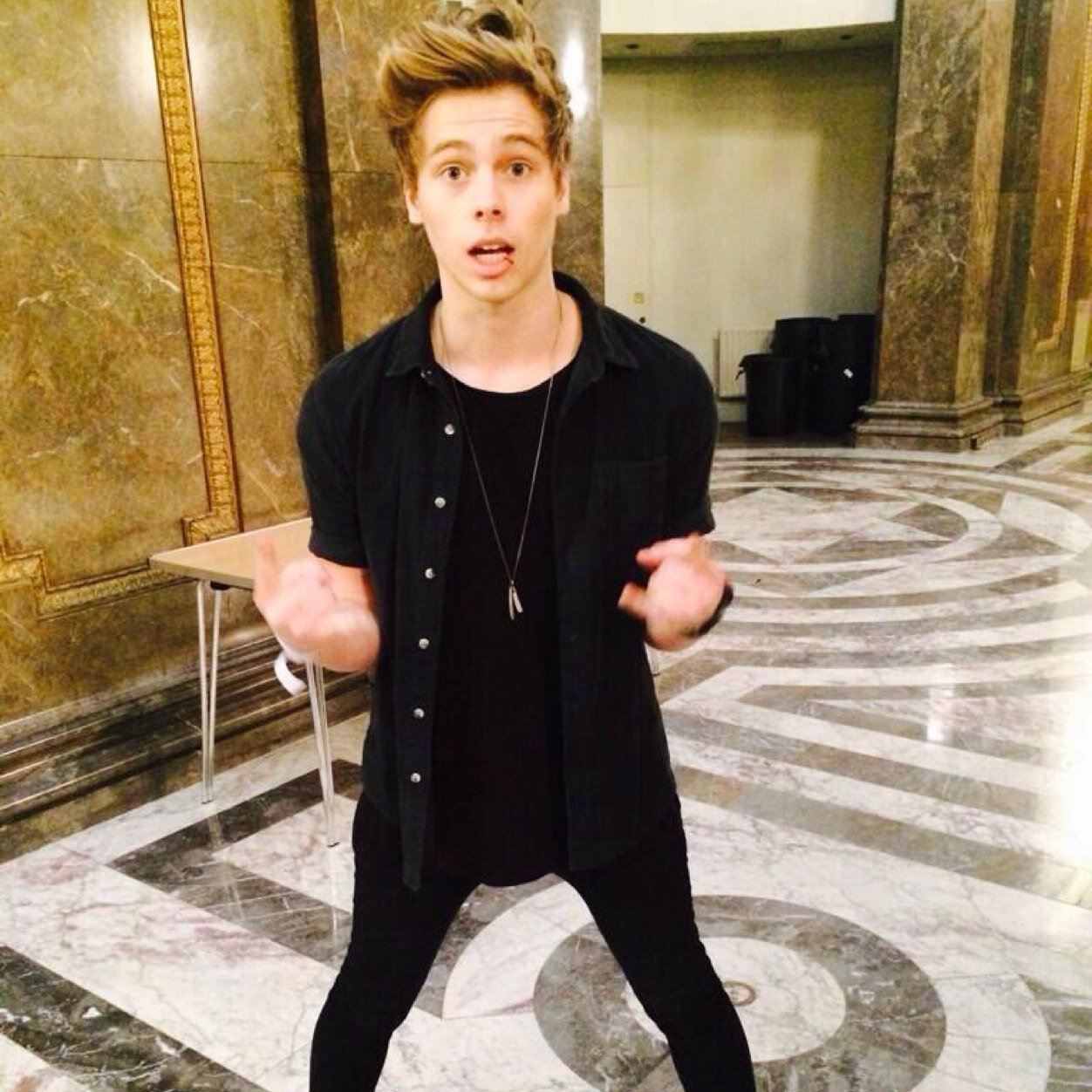 Imagines4Luke's profile picture. We make imagines for Luke Hemmings.