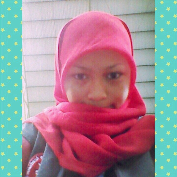 17_Mufidah's profile picture. still mommy's daddy's little girl