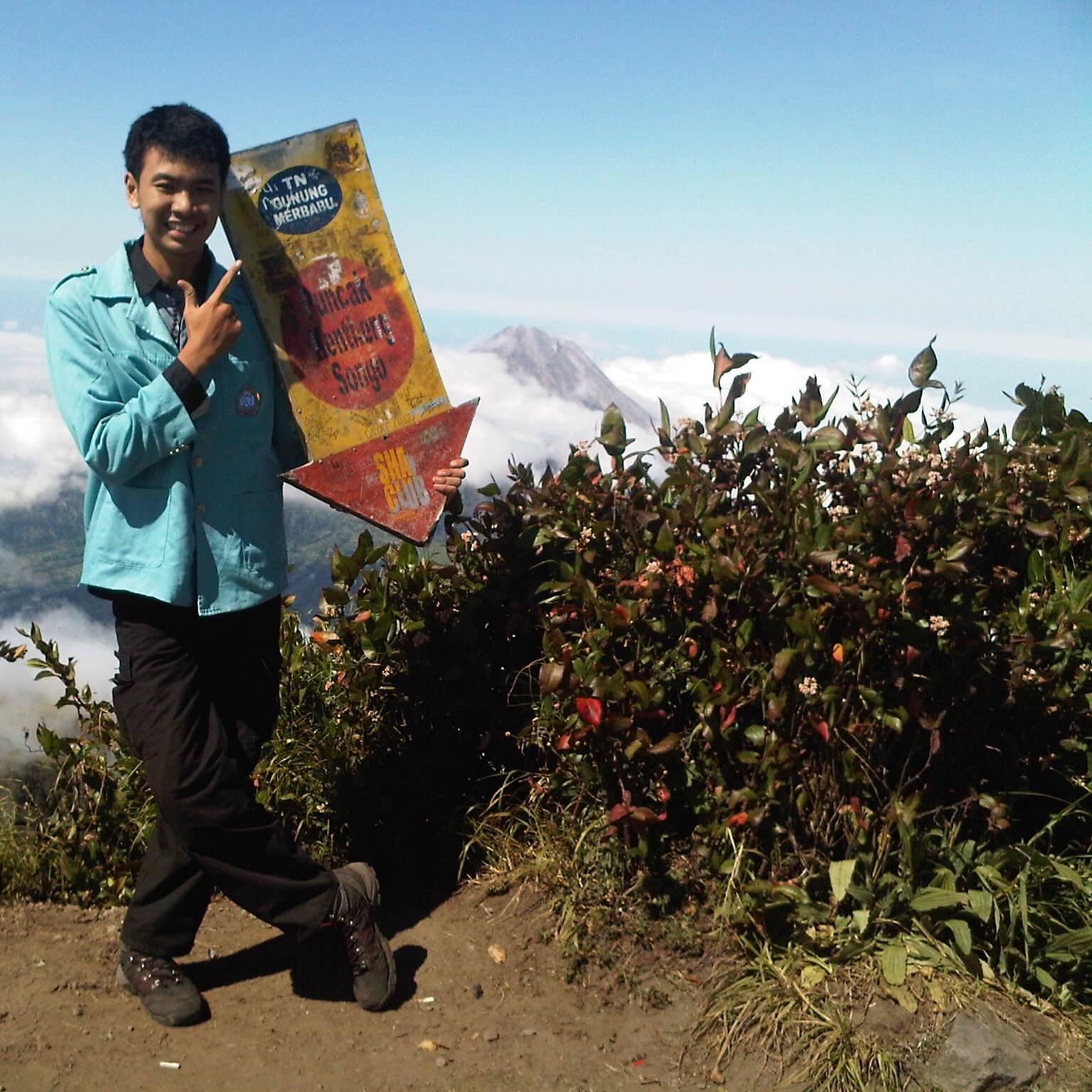 SMAN 3 Ska '10 | UNS '13 | UGM '14