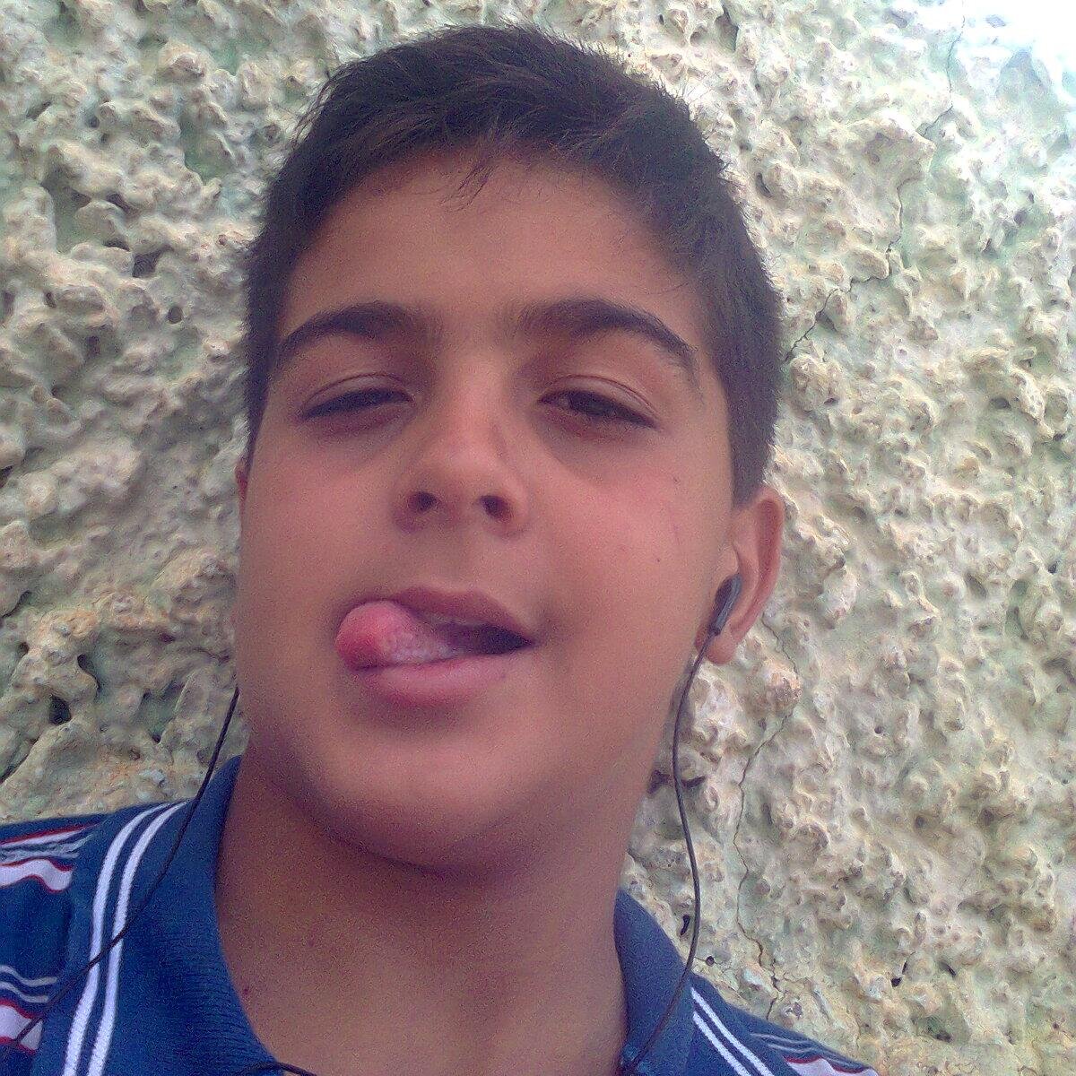 Amo futebol , tenho 10 anos adoro o venomextreme , vejo o legendários e to na boa!!!!