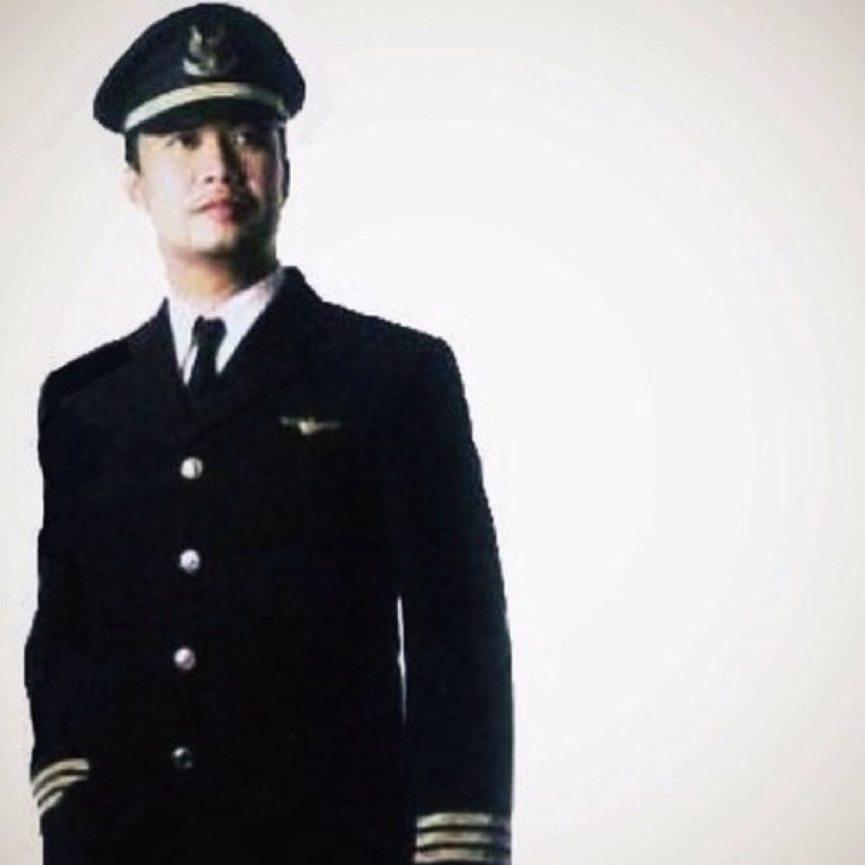 jeffrey_adrian's profile picture. ΛVIΛTION with style ~