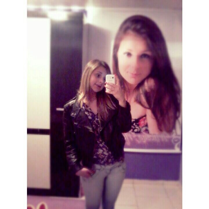 Aproveite a vida ao máximo.. :) te amo sua tonga @jehfranco_ aquiii /te amu @kawhaas aqui s2