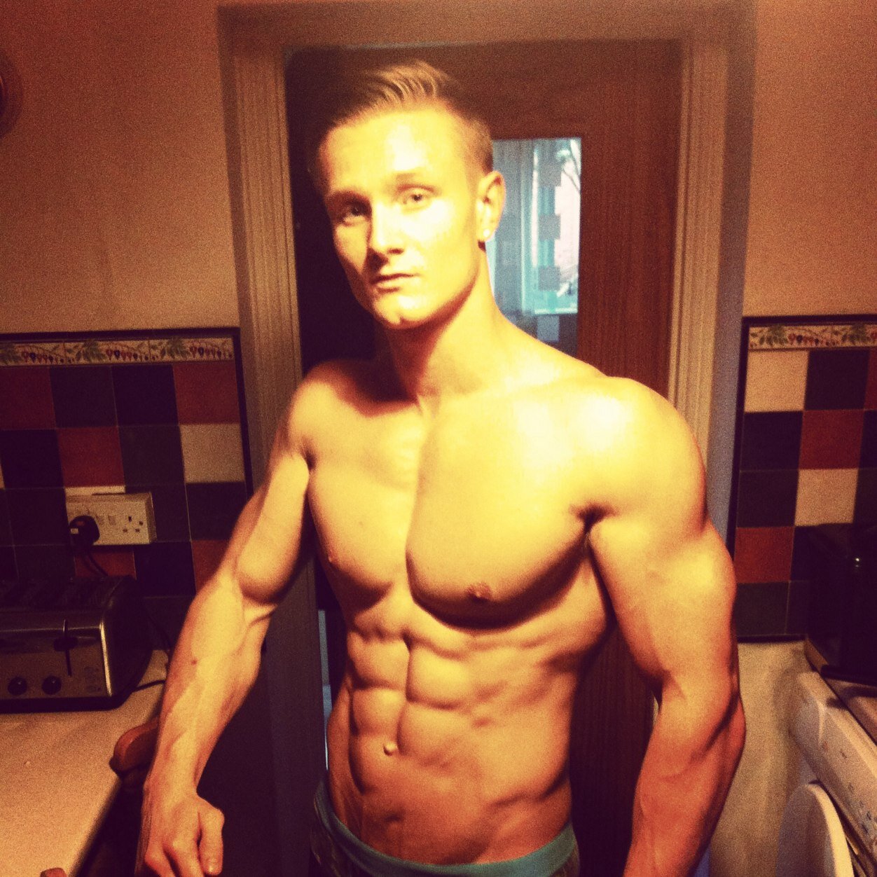 Herculean Gym Wear Sponsored Athlete. GenetX affiliate athlete. Aspiring fitness model, personal trainer and Men's physique competitor. Insta-@1991cammyg