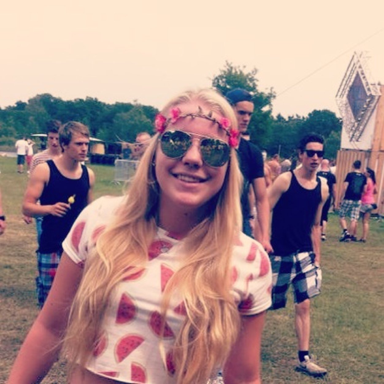 17 jaar oud, insta; iriskusx, snapchat; iriiskusx'