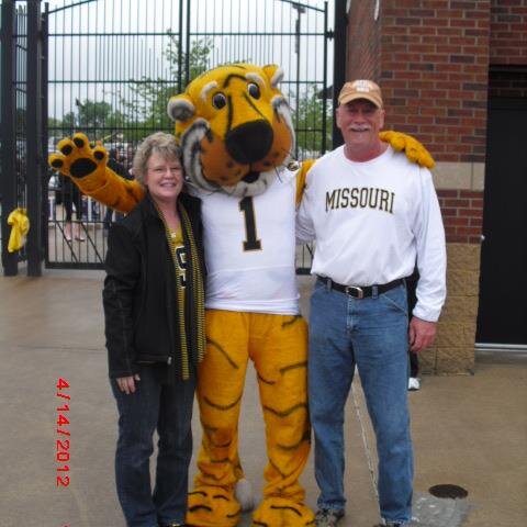 MizzouBay's profile picture. If you're a kU fan who was born & raised in Missouri, I will just assume you also root for China during the Olympics.