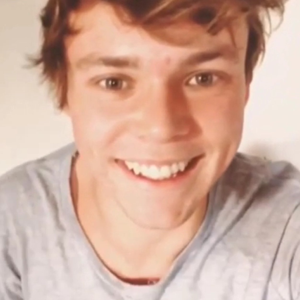 my favorite pictures of ashton ¨̮