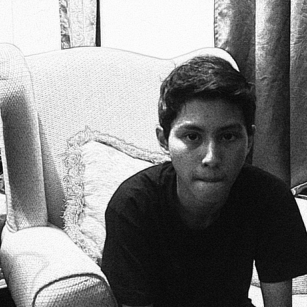 vieri009's profile picture. 6'16