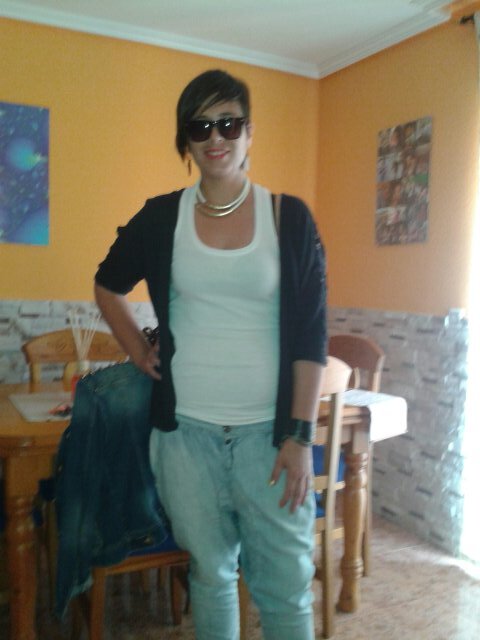 ASEENCARNI's profile picture. y que nos dejen en paz recoger la legria en puñados de diez ........ LA ALEGRIA