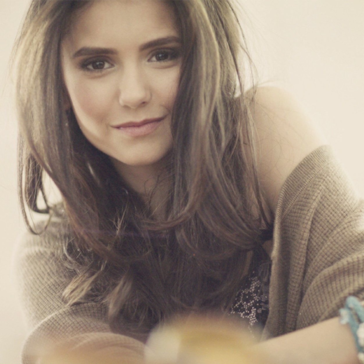 Diz que tvd é coisa de retardado mas qnd ve os irmaos salvatore fica com a xota on fire            27/10/13