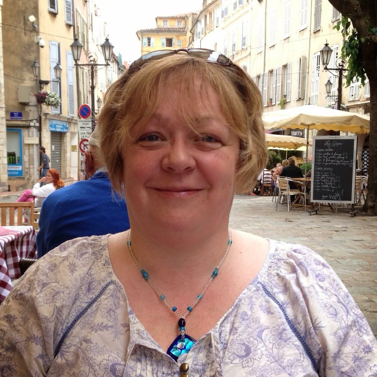 Music / singing teacher enjoying my life journey as wife, friend, voice coach & bookworm (with #dyslexia) #edchatie #music Tweet @singersview as a Singer