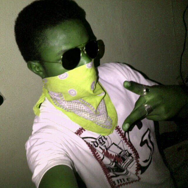 #Singinq#dancinq1fllirtinq @universal record#@yarannorthside mIDdle finGeRz. 4 dE haTeR! BBM 26CEF722 facebook@ msanirabiu@facebook.com whatsapp @+2347066686390