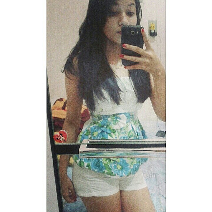 Sozinha!