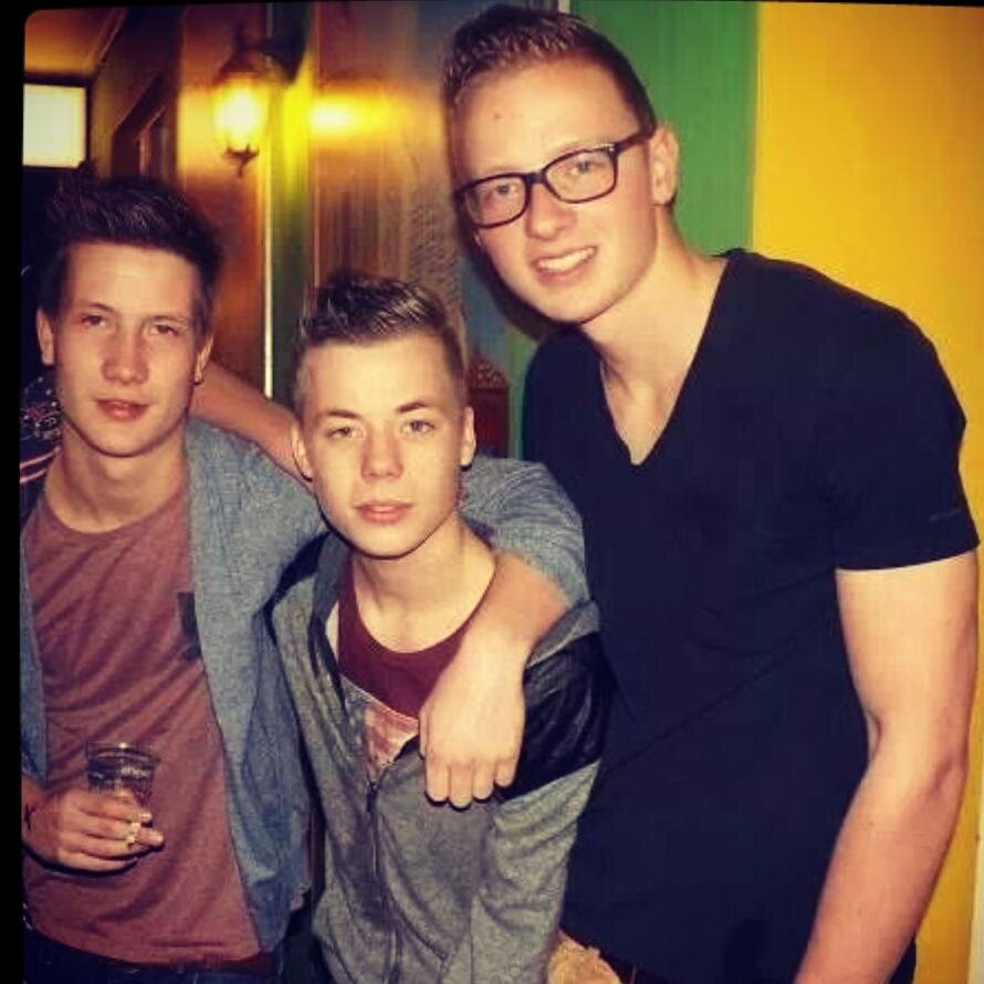 FITNESS - NMGN - 16 jaar - love voor me vrienden! 
insta; LARSBECKER97