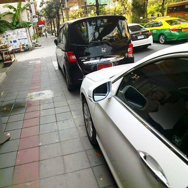 mydearfootpath's profile picture. ทางเท้า - (n.) ส่วนหนึ่งของถนนที่ทำไว้ให้คนเดิน แต่ปัจจุบันมีไว้เปิดร้าน ขี่มอเตอร์ไซค์ ขายทุกอย่างในโลก ส่วนคนลงไปเดินบนถนน

https://t.co/G1GeFaRGN2