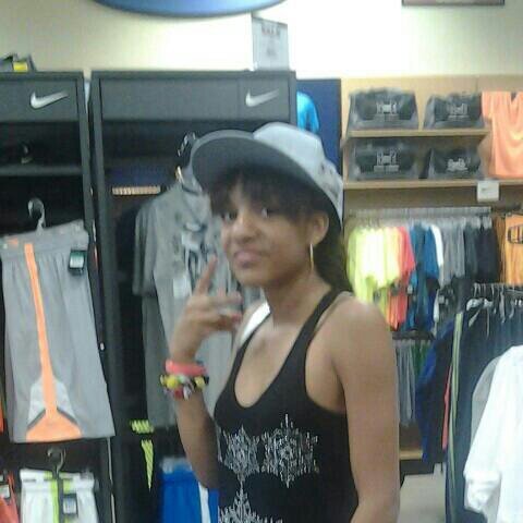 im twelve i sing    taken  i m Hispanic i  love green   btw  a kool  teen    and   funny   and  loveable