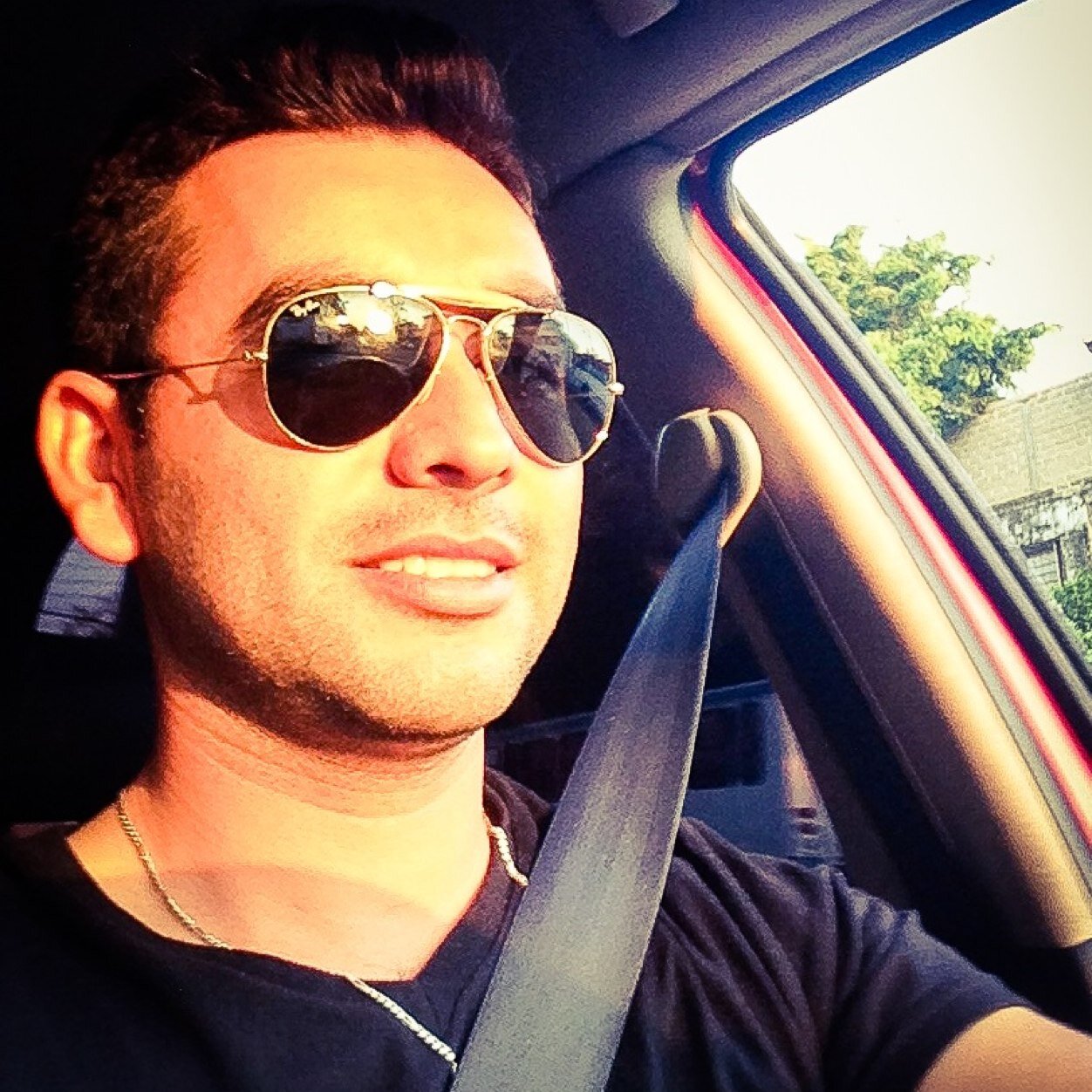 aureliouribe84's profile picture. 