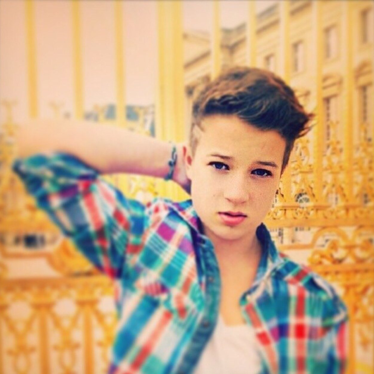 Hey guys im @_ayeimnick_ on instagram
Follow me cause you know u want to