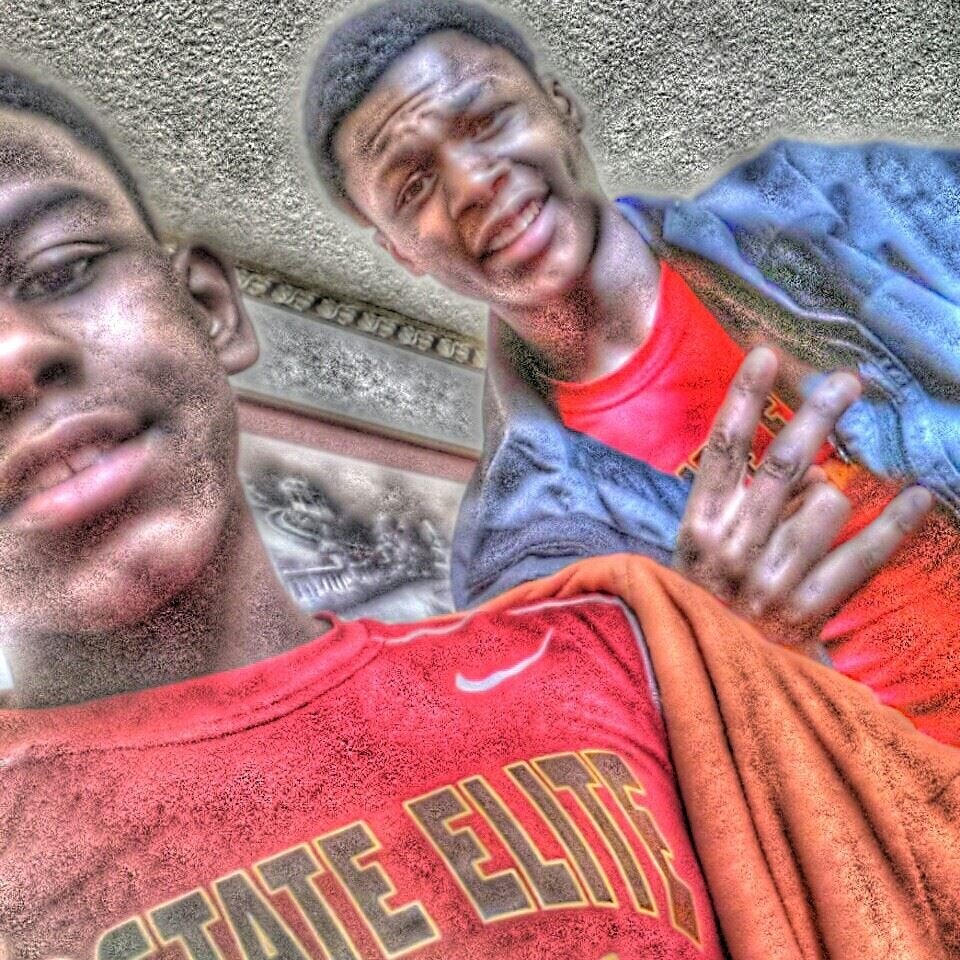 DreamChaser , B_O_M_III Ima Baller Just Trynna Make It Out The City #DoItForMom #DoItForDad Ima Make It DETERMINATION