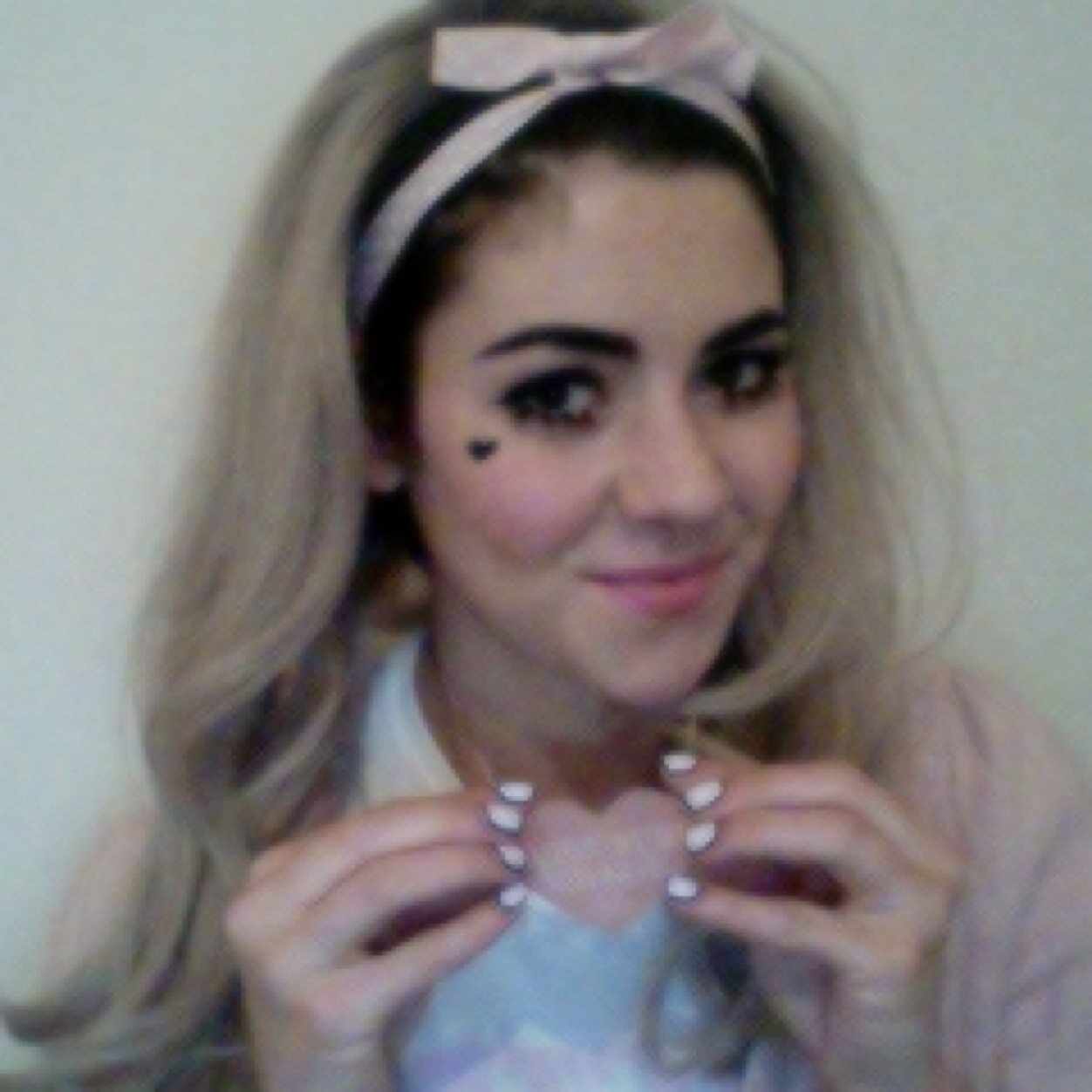 SAVED ♡ hello cutie follow @howellabackgirl if you'd like ♡