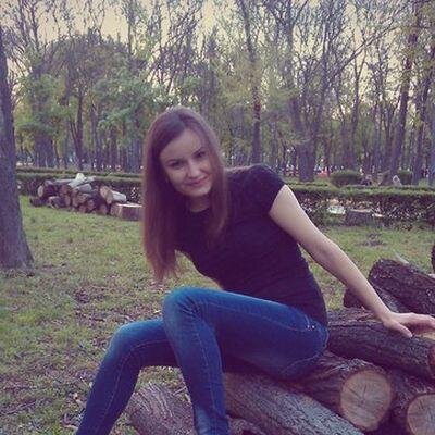Живу в замечательном городе. Люблю говорить с людьми. Как человек я достаточно раскрепощенная. Стараюсь общаться оптимистично.