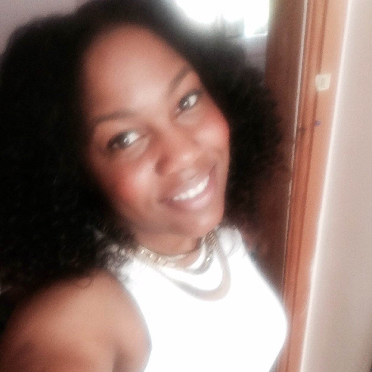 a thirty summink year old who has rediscovered her love for reading • I’m a mumma • and loves to RT to my timeline