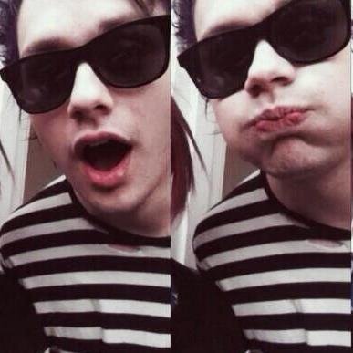 ☮ •hii cutie, could you please follow @daintyiero it would mean a lot (if you already follow me there thank you ily) and ask for a dm to michael if you want• ☮