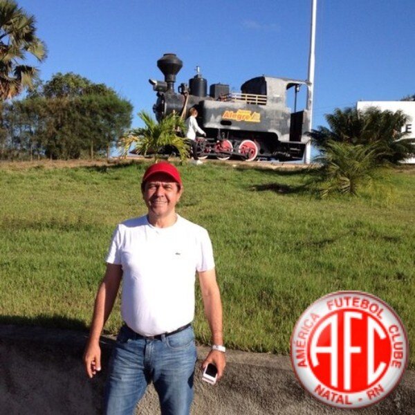 Empresario, americano, amigo dos meus amigos e de bem com a vida
