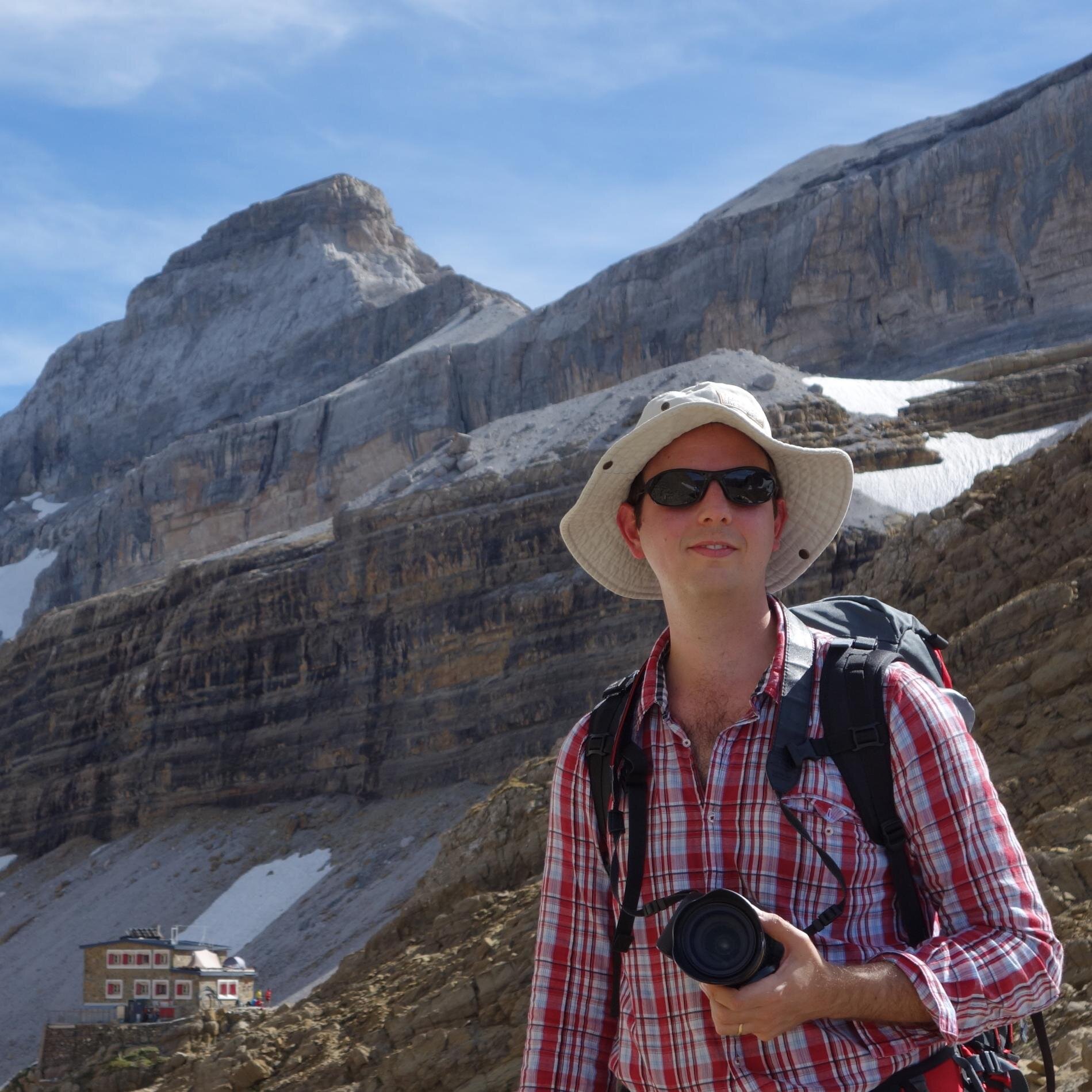 RamonRuti's profile picture. Co-founder & CTO of @Storyzy, fighting disinformation, photographer