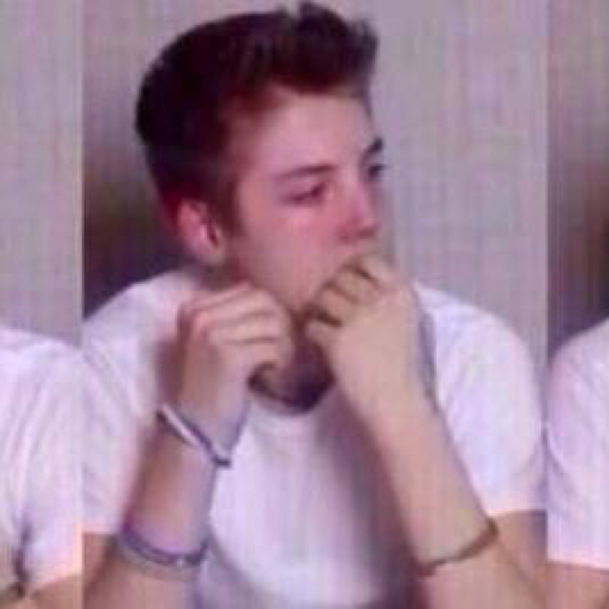 Free follow from @nashdabomb follow her. 
If you want a follow back justt ask