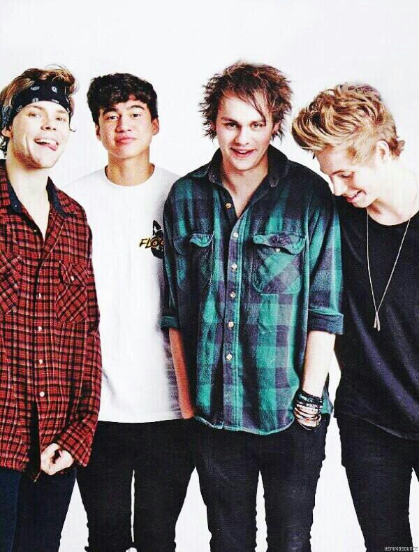 5SOS is my favarorite band in the whole world! follow me and we can share info about this 4 Ausies!