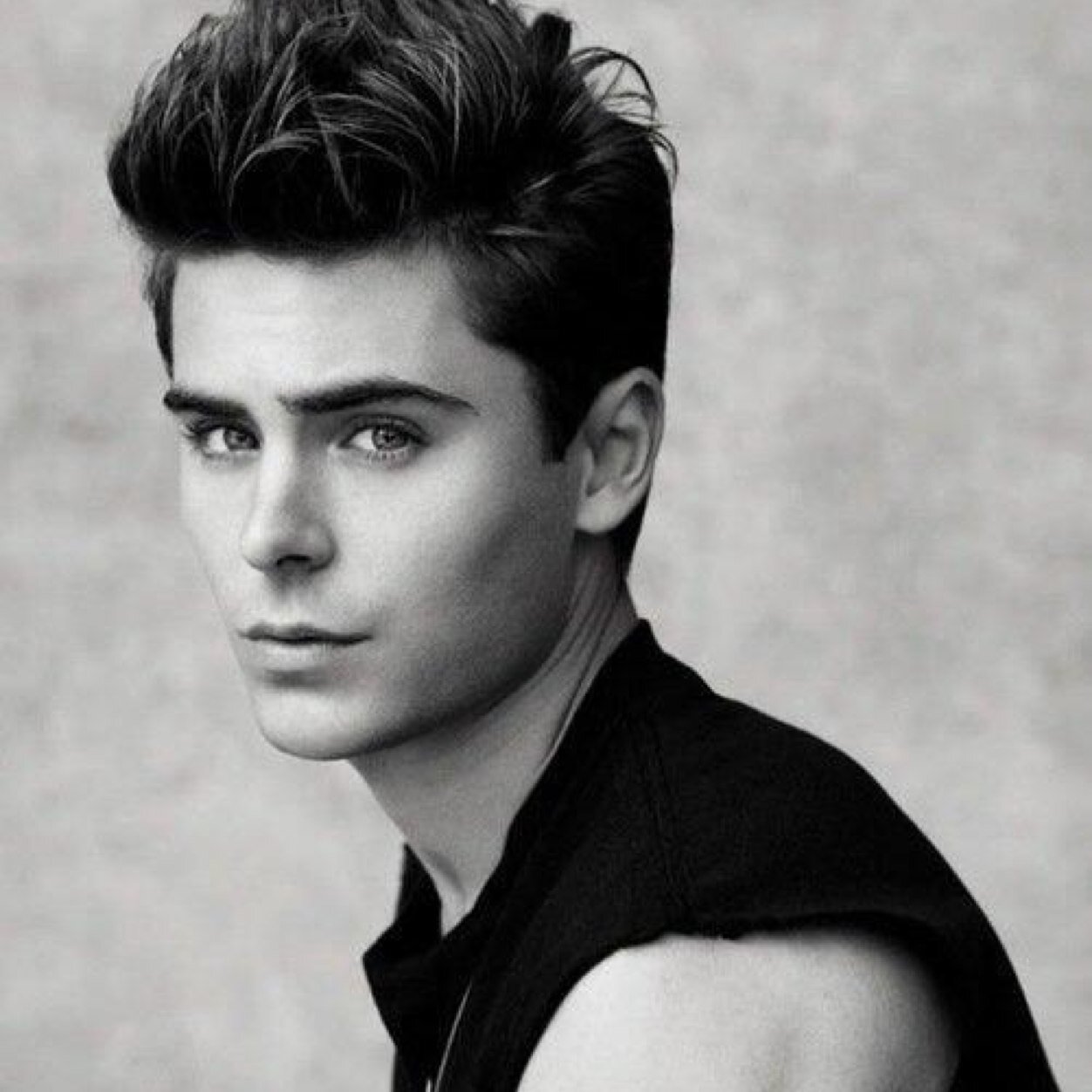 My name is Lucas. I am fighting for survival; against the DEAD. (Roleplay, not Zac Efron)