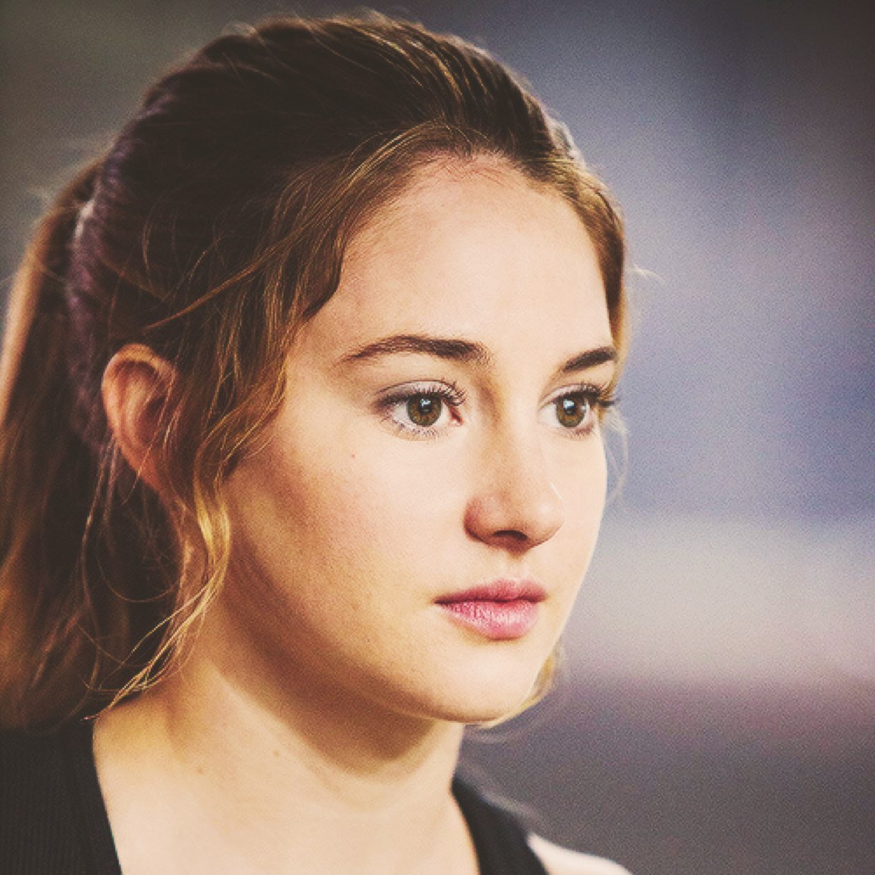 «Supongo que soy lo que siempre he sido, ni osada, ni abnegada, ni abandonada: divergente.»《I'm selfish, I'm brave.》ZETARY IS REAL. Tobias♡11/06 #PerfectGleeRol