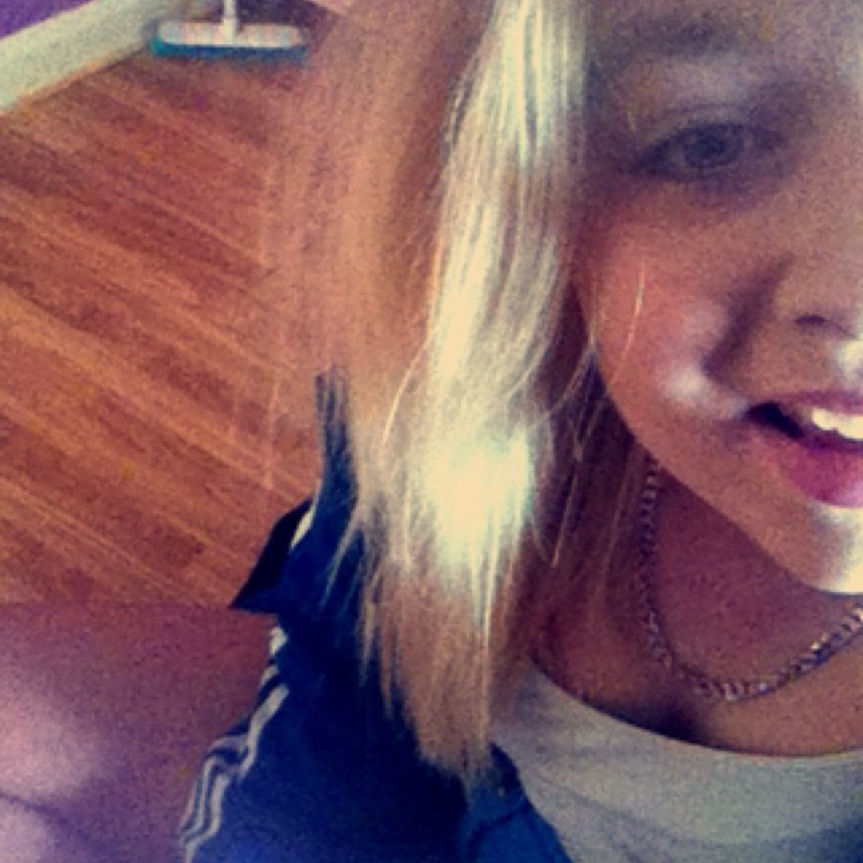 Follow and i follow back Folllow me on instagram- sophieg18x
