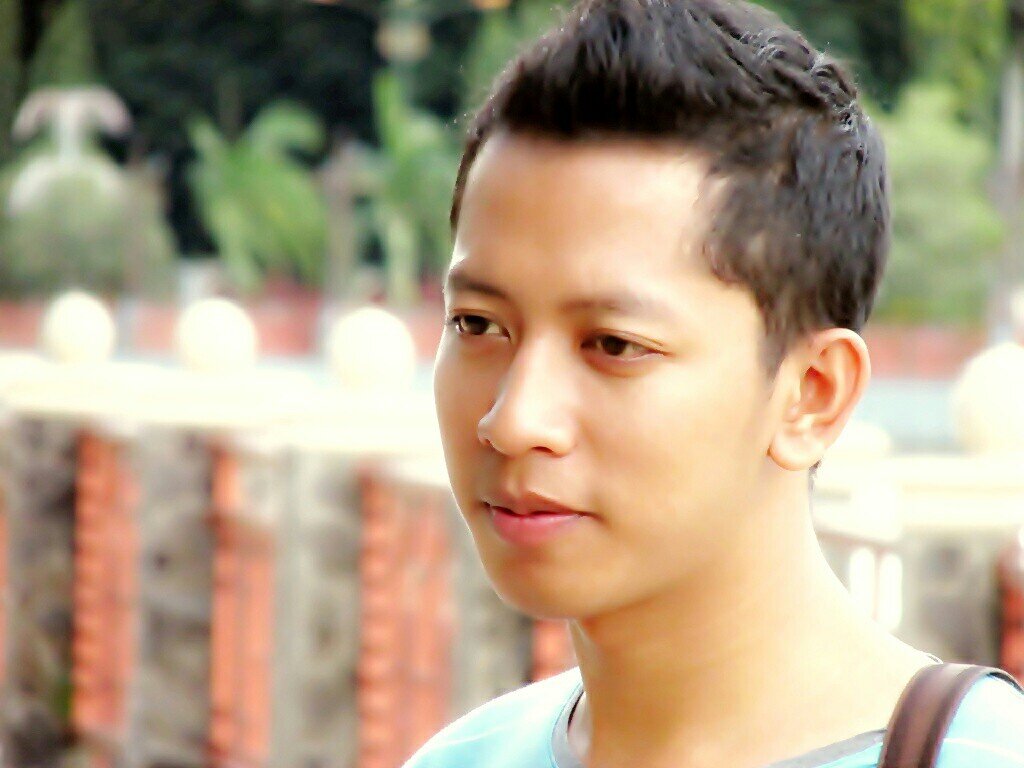mahasiswa/penulis/pencipta lagu/kritikus/pengamat hal yang ga penting. cp : line id : ifanjanuar | pin : 292ac926, 73dcfefc